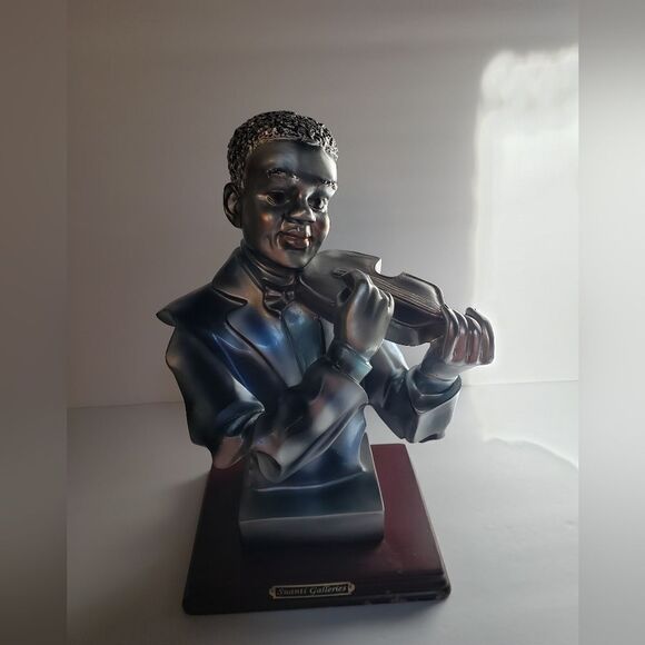 Violinist  Bust Suanti Galleries - Picture 6 of 11